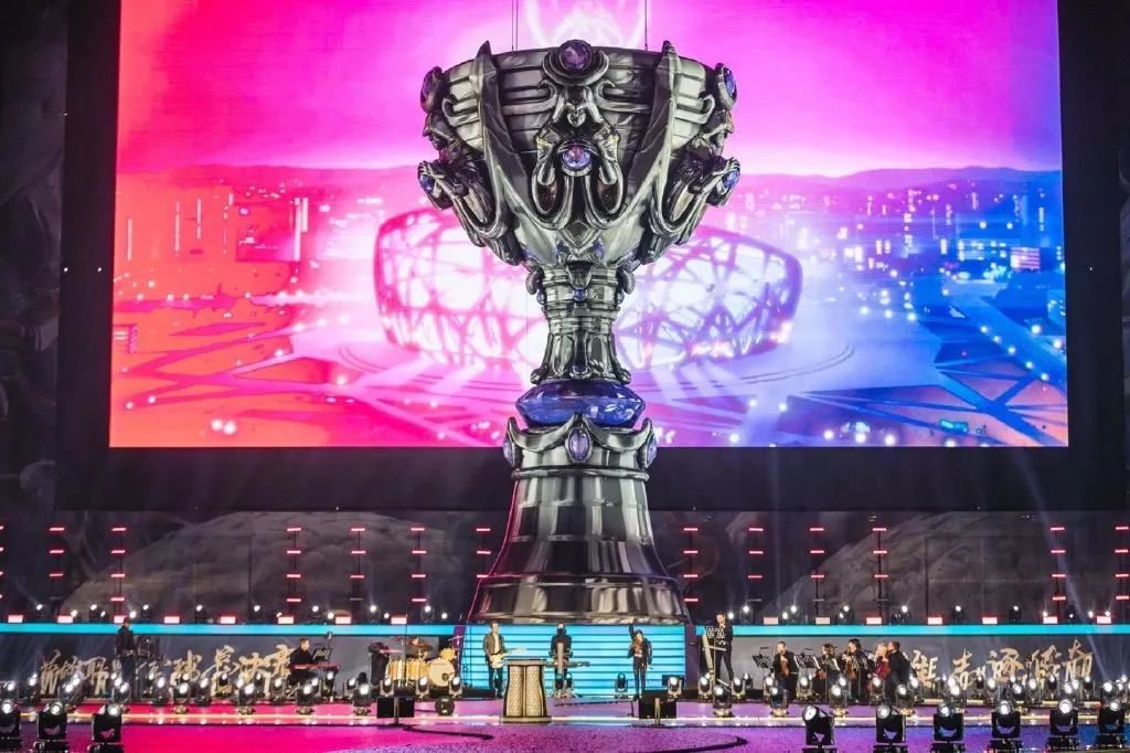 WBG祝辅助Crisp生日快乐：祝刘少始终以坚韧写就自己的咏歌