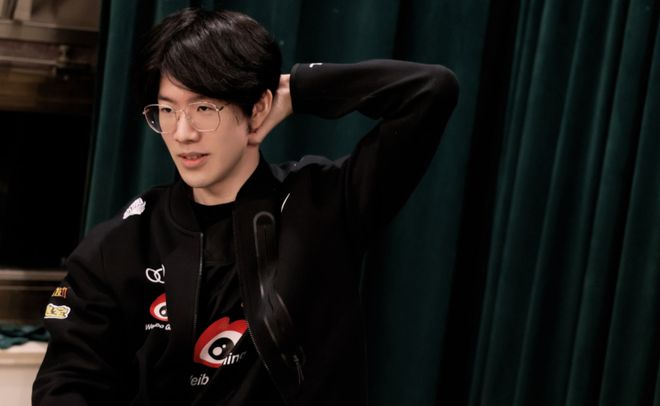 Lucaozy 加入了 MIBR ，取代了 brnz4n