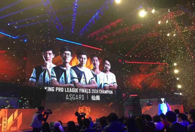 Eternal Fire , Falcons , 3DMAX , 和 Virtus.pro 现在距离 PGL Cluj-Napoca 2025 的季后赛仅一步之遥