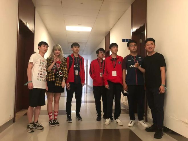 媒体评论 Gumayusi 的轮换： Gumayusi 绝对不是因为他的错误言论而被替换